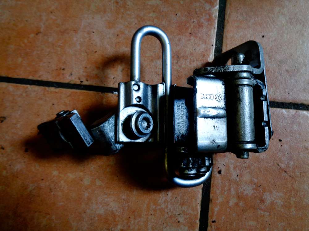 VW Golf 4 Kombi Bj:2002 Trscharnier Hinten Links 1J4833411