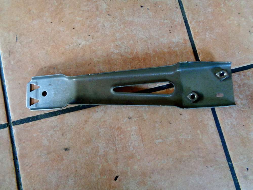 VW Golf 4 Kombi Bj:2002 Halter Halterung Befestigung Strebe 8L1419239A