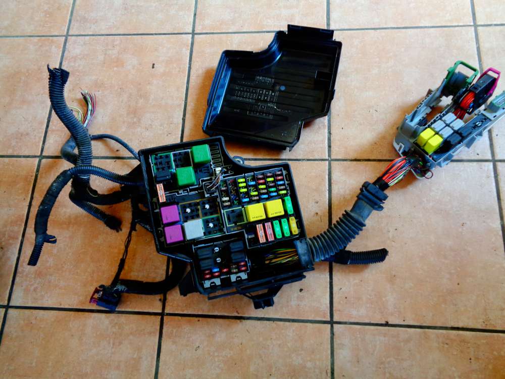 Opel Corsa C Sicherungskasten Relaiskasten 09115986 