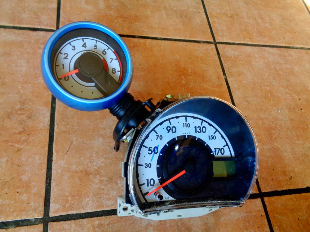 Peugeot 107 Instrumentenkombination Komplett 148775KM 83800-0H010A