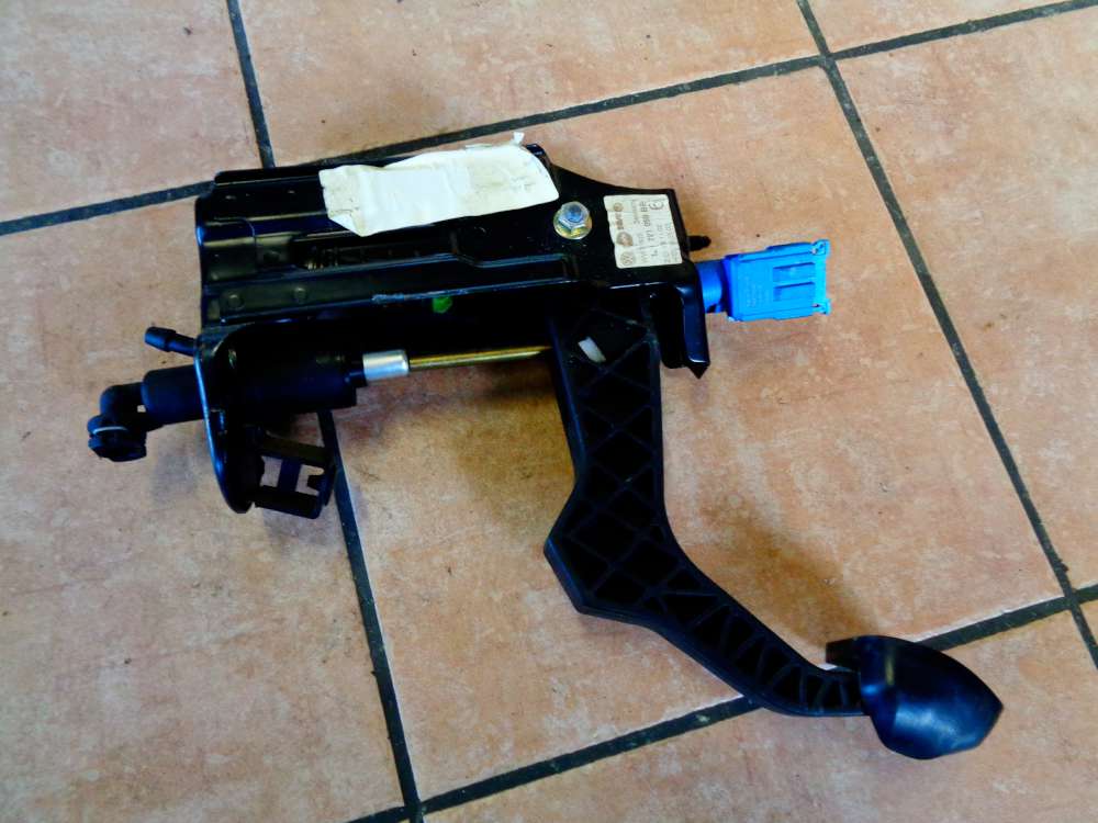 Audi Skoda Seat VW Golf 4 Kupplungspedal mit Schalter 1J1721059BB 1J0927189E