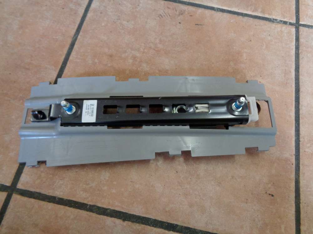 Opel Astra H Hhenversteller Gurtversteller Vorne 13166032