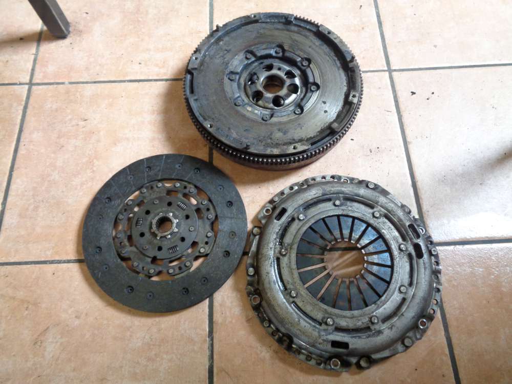 Seat Altea XL 5P Bj:2008 Kupplung Schwungscheibe Schwungrad Druckplatte 03G141031G