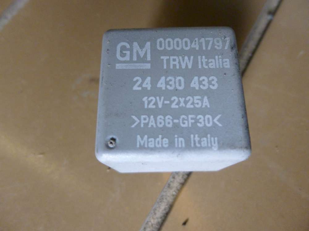  Opel Corsa Relais RELAIS GRAU GM 24 430 433 /  000041797-12V