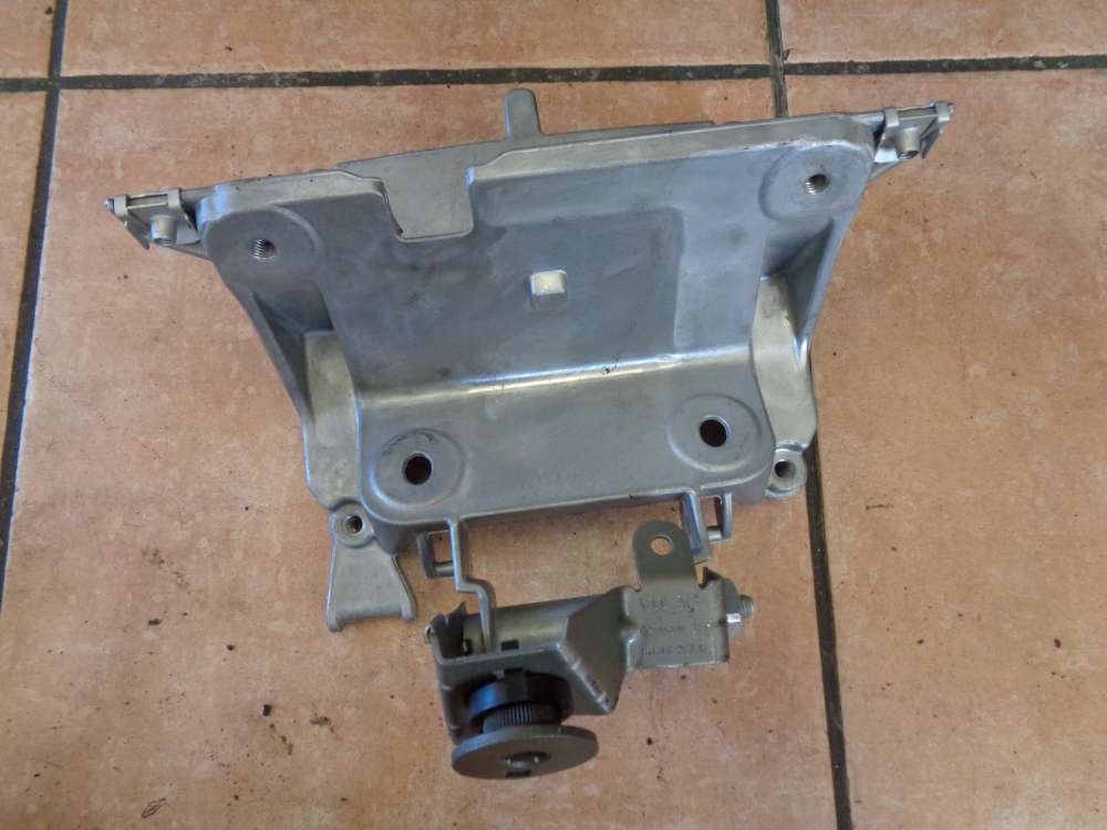 Seat Altea 5P Halterung Lenksulenhalter 1K0419250