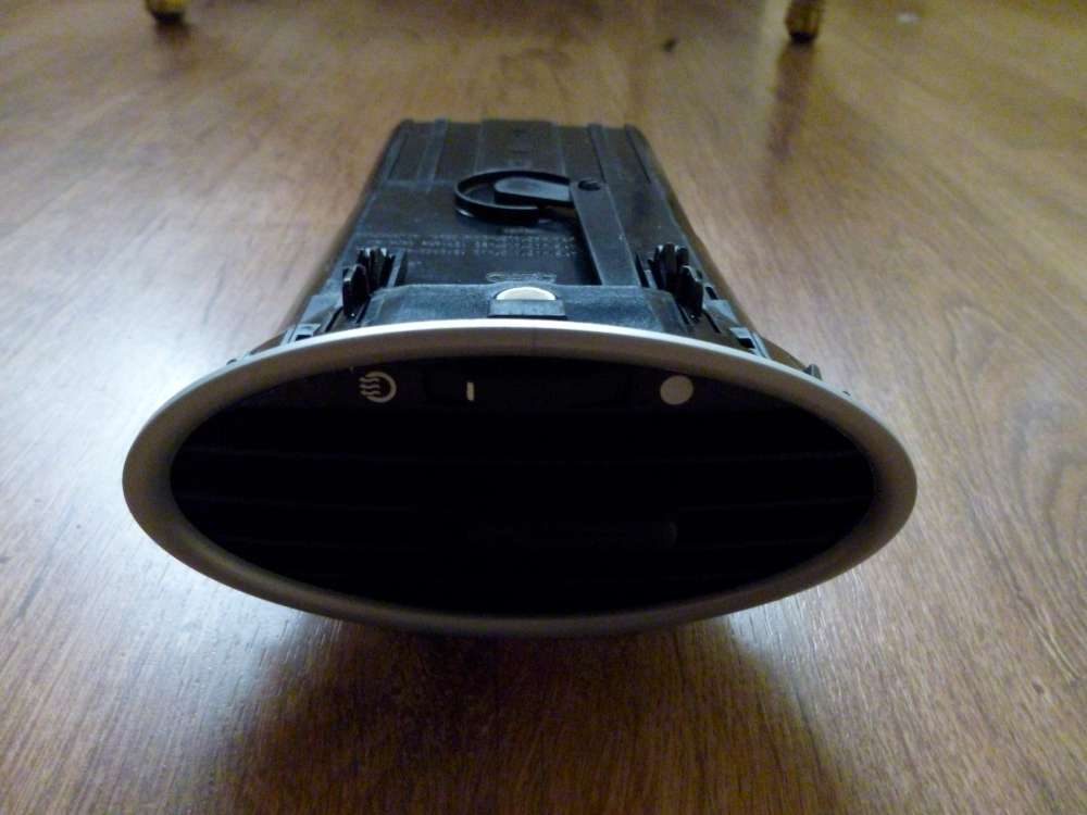Ford Focus II Luftdusche Luftdse Luftungsgitter 4M51A014L21AD