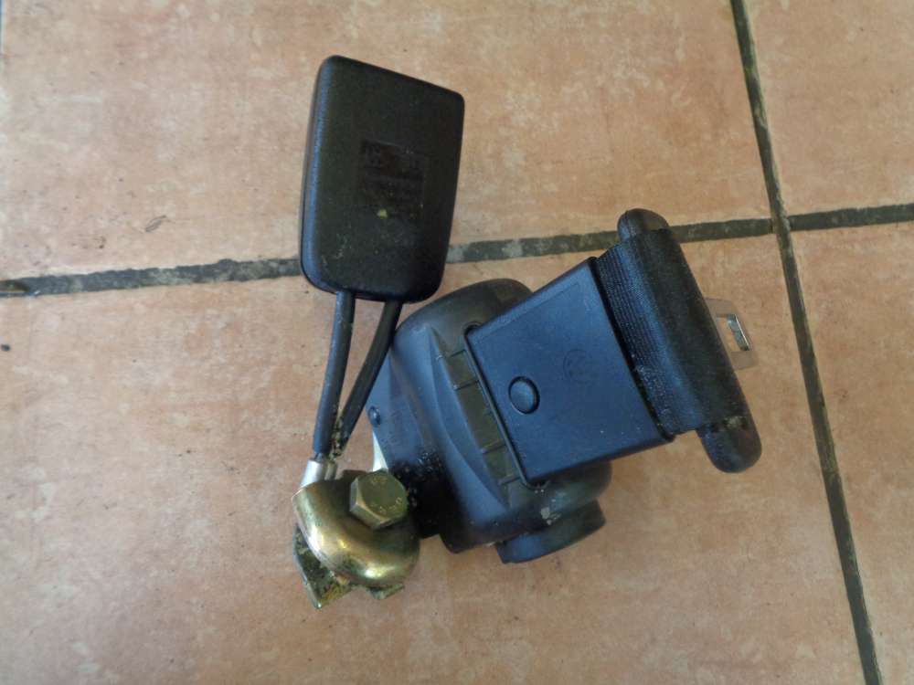 VW Passat 3B Bj.2000 Sicherheitsgurt Rücksitzbank 3B0857813B