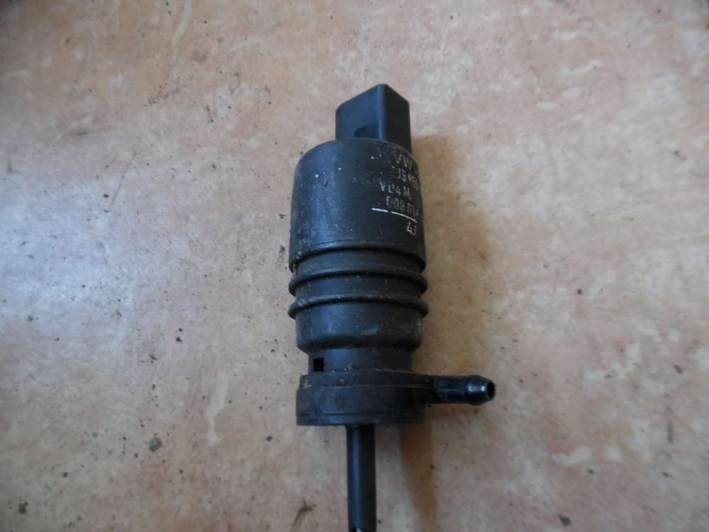 VW Passat 3B Scheibenwaschpumpe 1J5955651