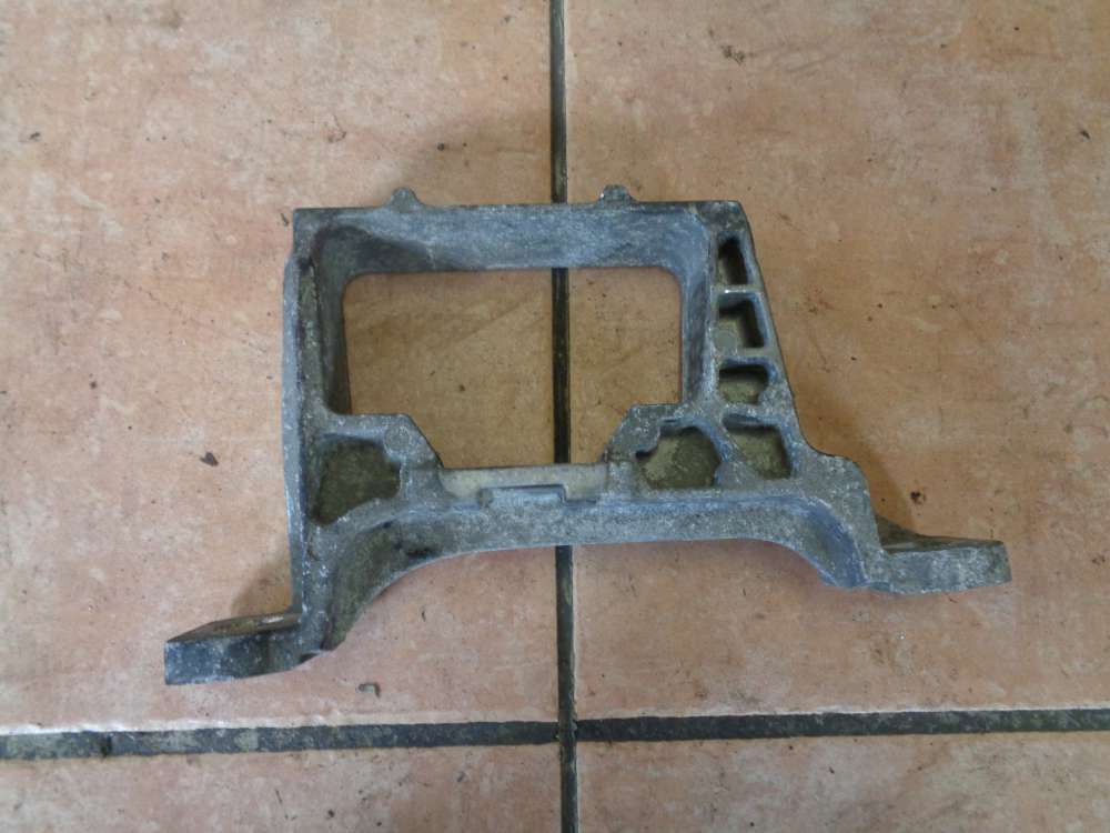 Ford Focus DA3 Halter Halterung 