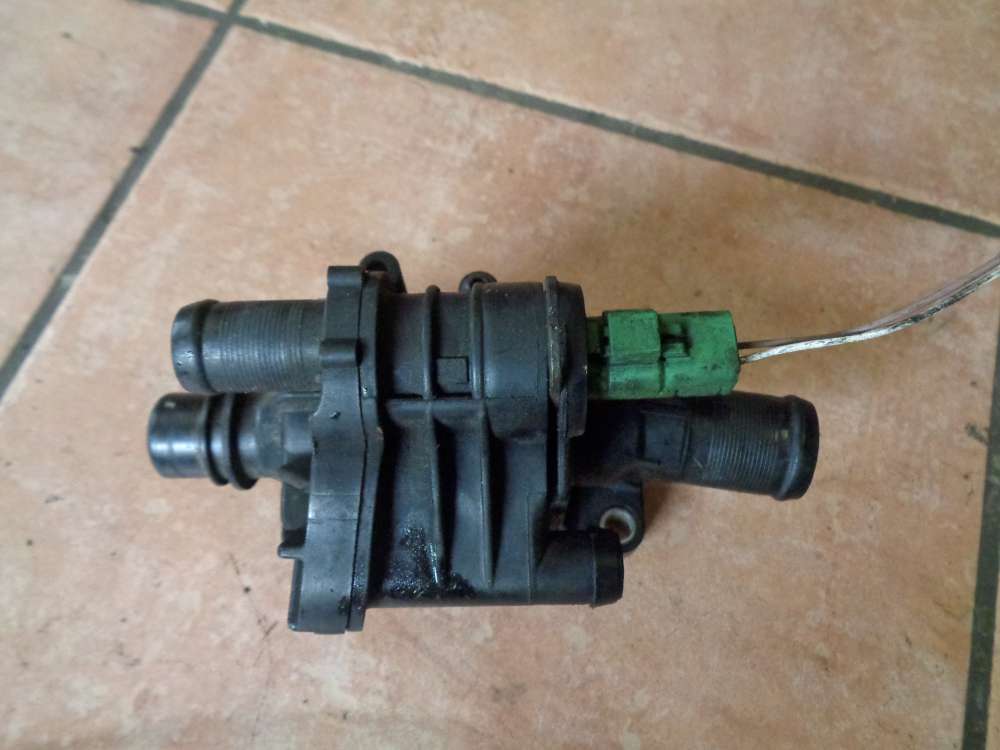 Ford Focus II Thermostat Flansch Thermostatgehuse 9647767180