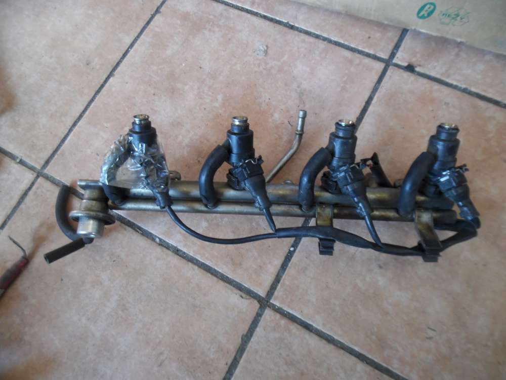  BMW 318i E46 1,9 Einspritzleiste Einspritzdsen 1743378 