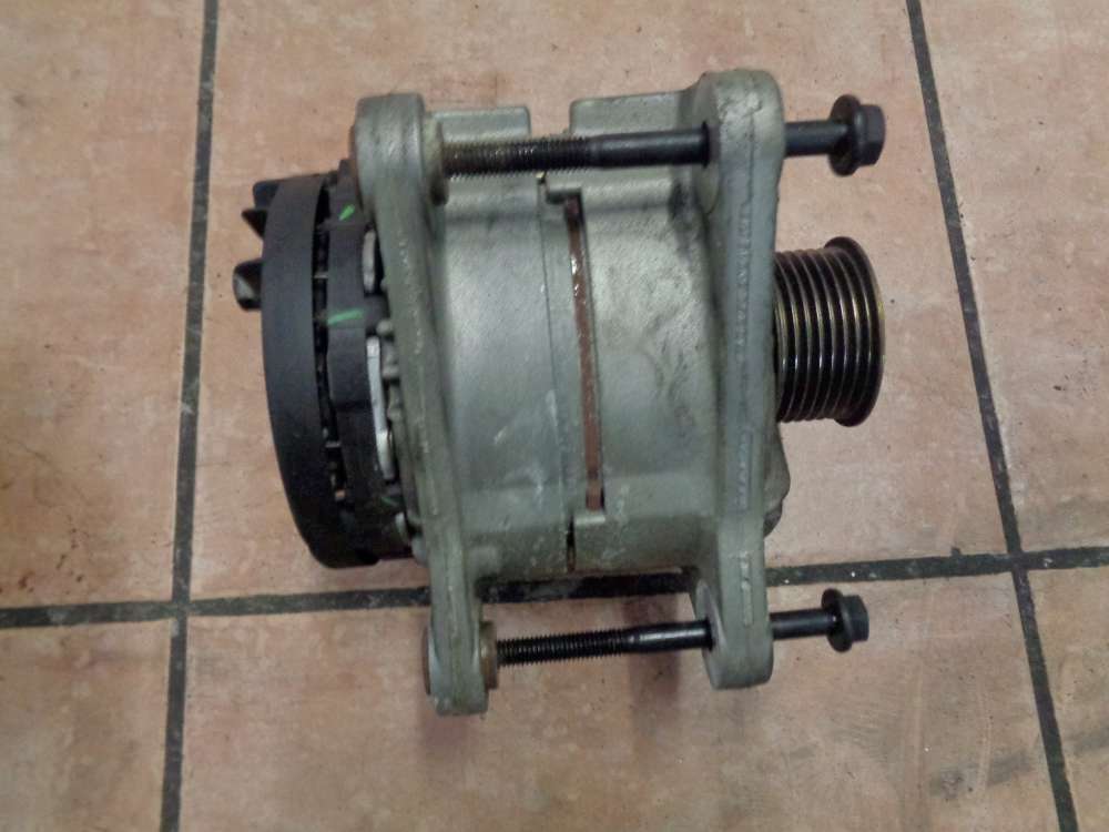 Renault Clio 3 Bj:2006 Lichtmaschine 8200429898 Bosch 0124325139