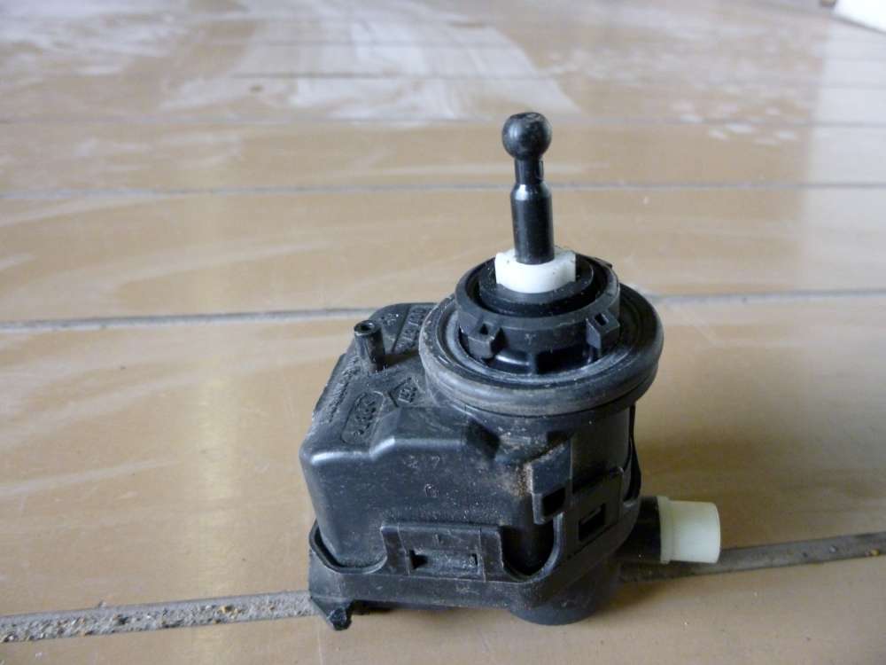  RENAULT Espace IV Bj: 2006  Stellmotor Scheinwerfer V.L 7700420737 Hella 007878