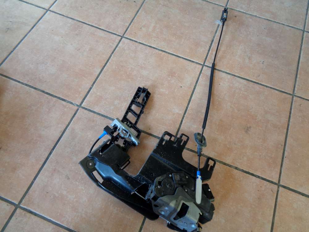 Ford Fiesta VI JA8 Bj:2010 Türschloss Vorne Links 8A6A-A21813-AE