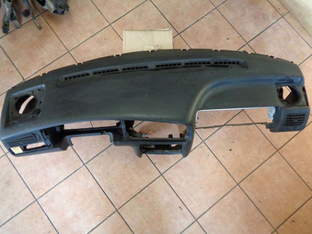 VW Golf 4 Cabrio Bj:1994 Armaturenbrett mit Struktur A-Brett Dashboard