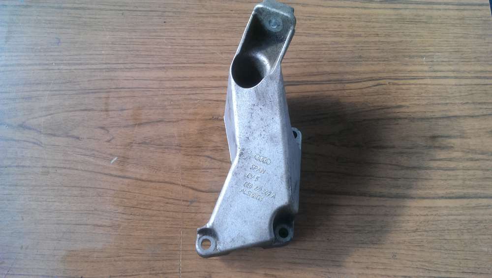 Audi A4 Motorhalter Motorlager Links 8E0199307