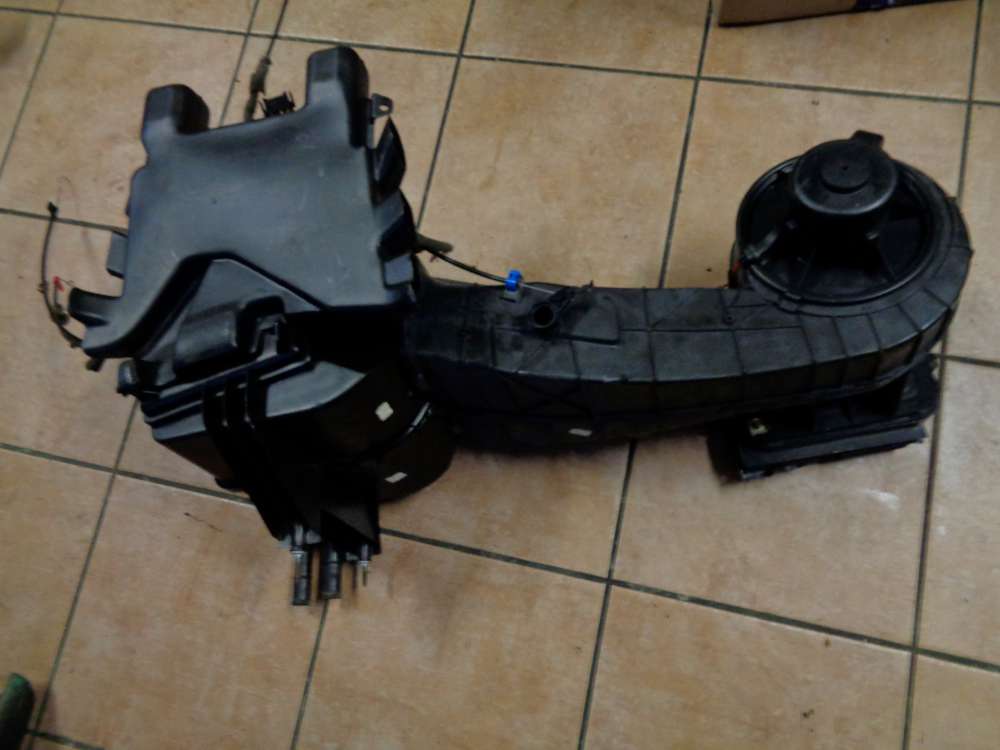 Audi 80 Limousine Bj:1991 Gebläsekasten Heizungskasten Heizung 893819021 893819005A