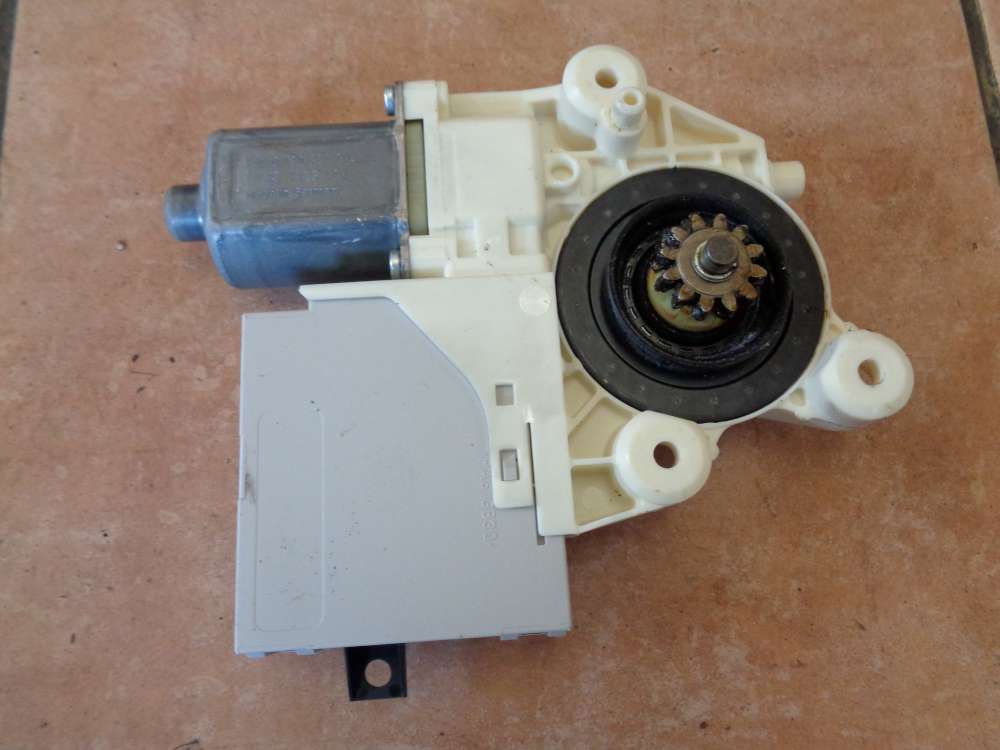 Ford Focus DA3 Fensterhebermotor Vorne Rechts 0130822214 7M5T-14B533CD