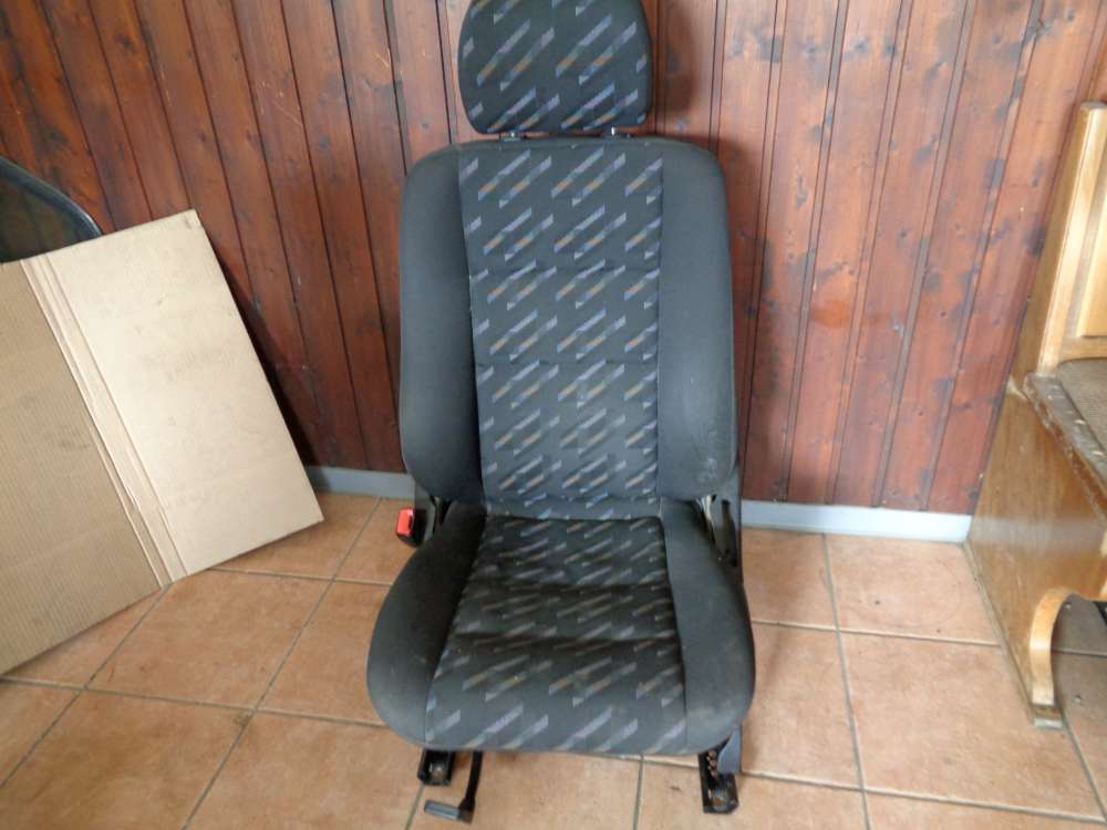 Mercedes W202 C-Klasse Sitz Fahrersitz Vorne Links Stoff gestreift