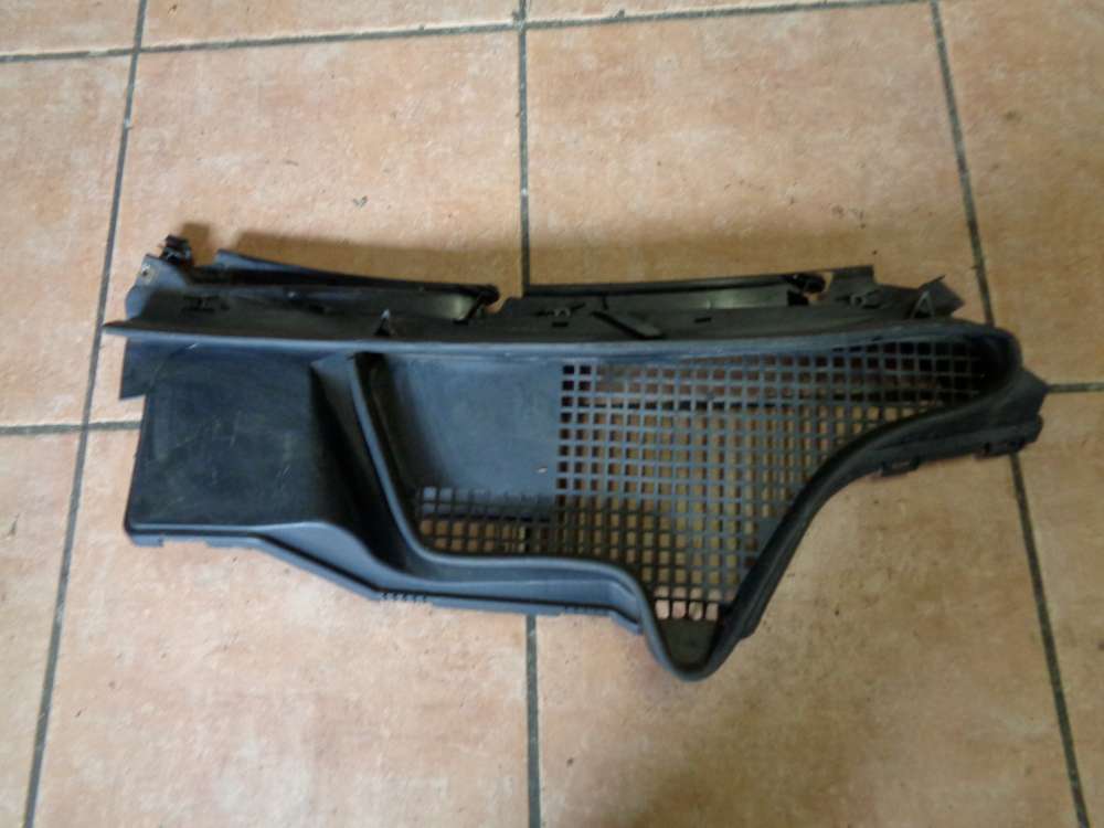 Mercedes-Benz E 200 W 210 Abdeckung Windschutzscheibe 2108300213