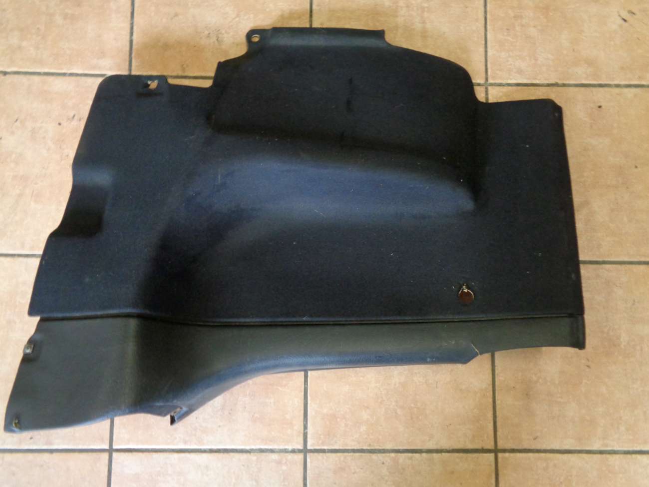 VW Golf III Cabrio Seitenverkleidung hinten Rechts 1E0867044