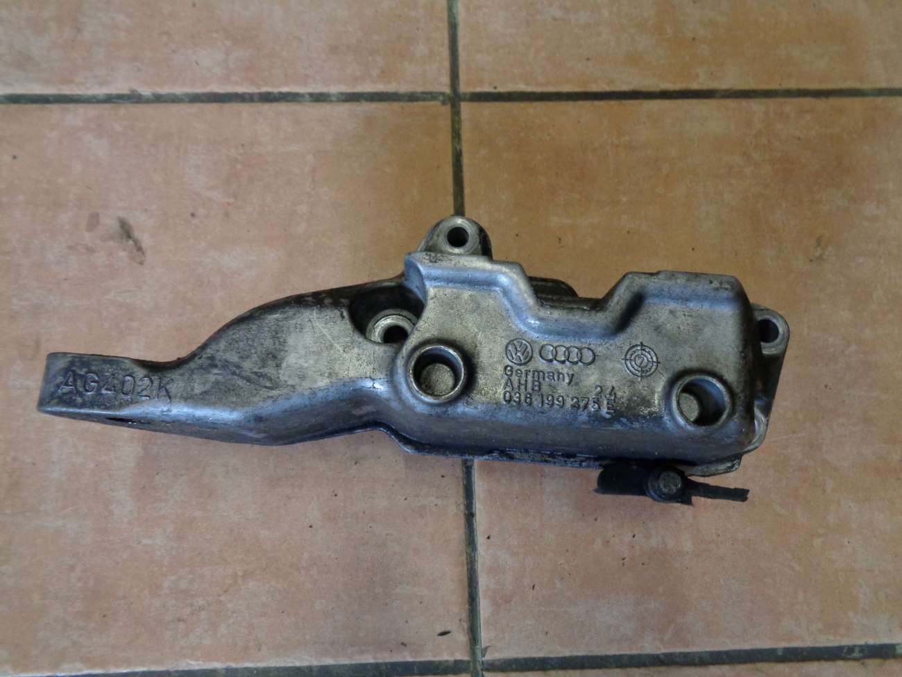 VW Passat 35I Halter Motorhalter Motorsttze Konsole 036199275E