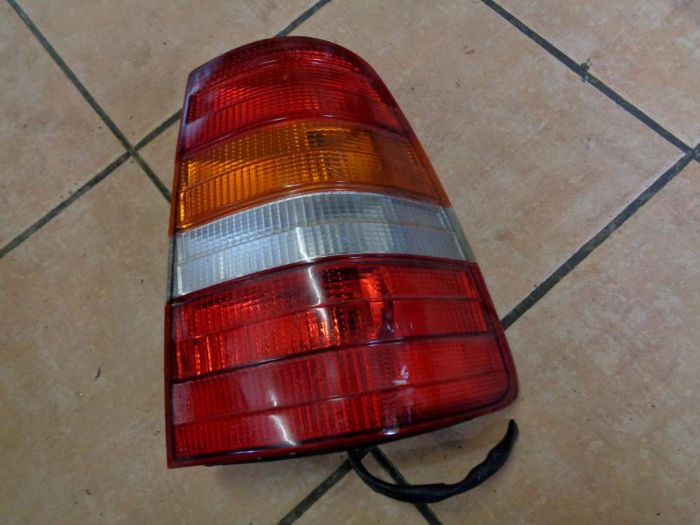 Mercedes Benz E-Klasse W124 Kombi Bj:1995 Rücklicht Rückleuchte Rechts