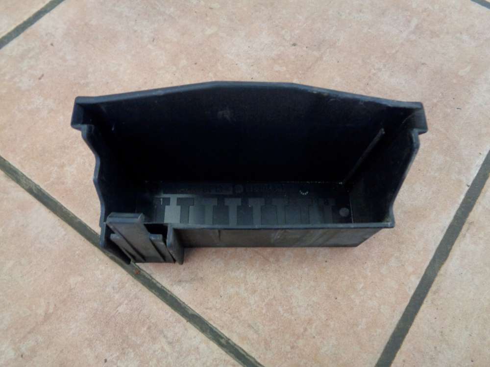Opel Zafira A Abdeckung Deckel Sicherungskasten 09131668