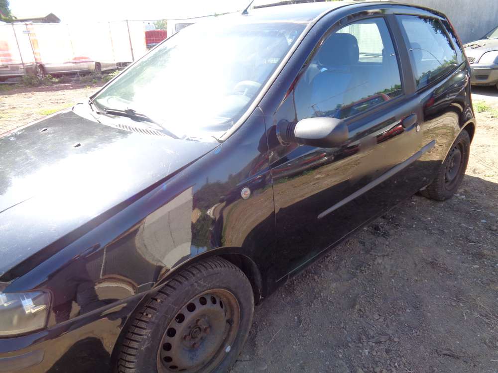 Fiat Punto 188 Bj:2001 3Türer Tür Vorne Links Schwarz Farbecod : 601