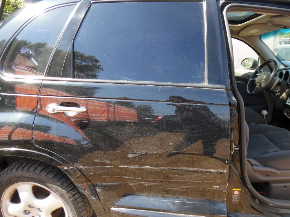 Chrysler PT-Cruiser Bj:2001 5Türer Tür Hinten Rechts Farbe : schwarz
