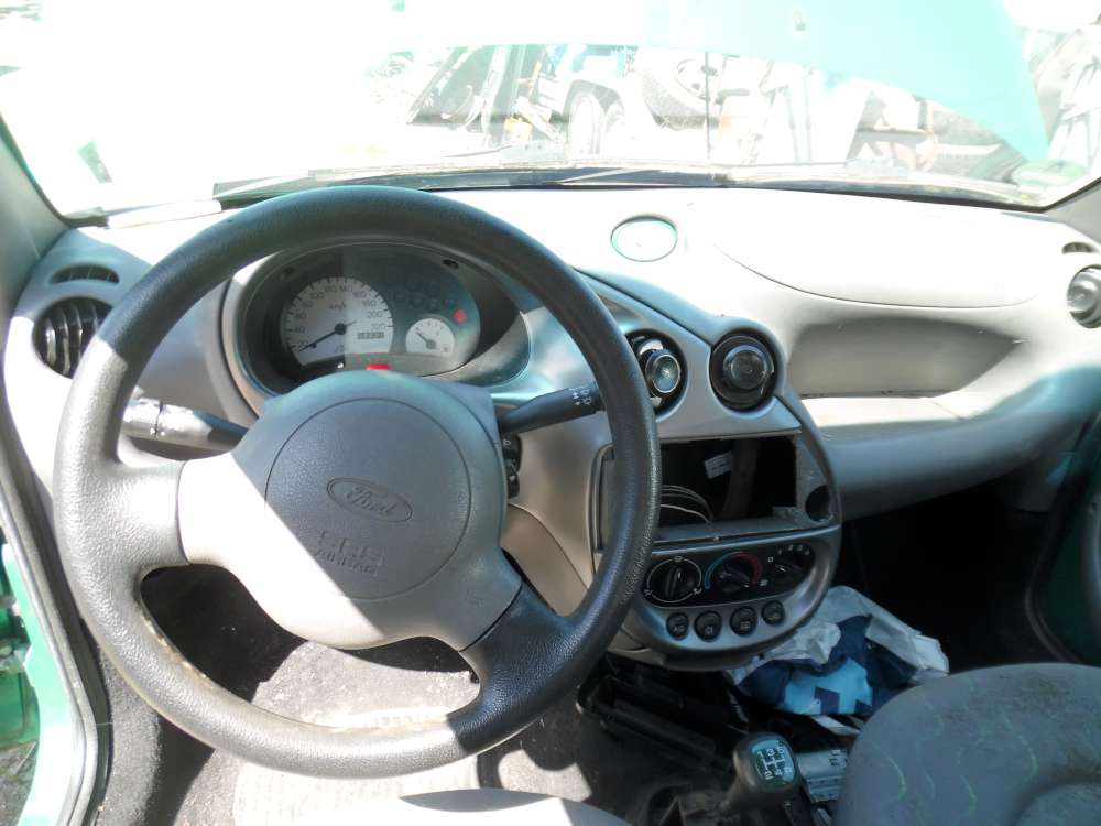 Ford Ka Bj:2000 3Trer Armaturenbrett Cockpit Ohne Einbauteile