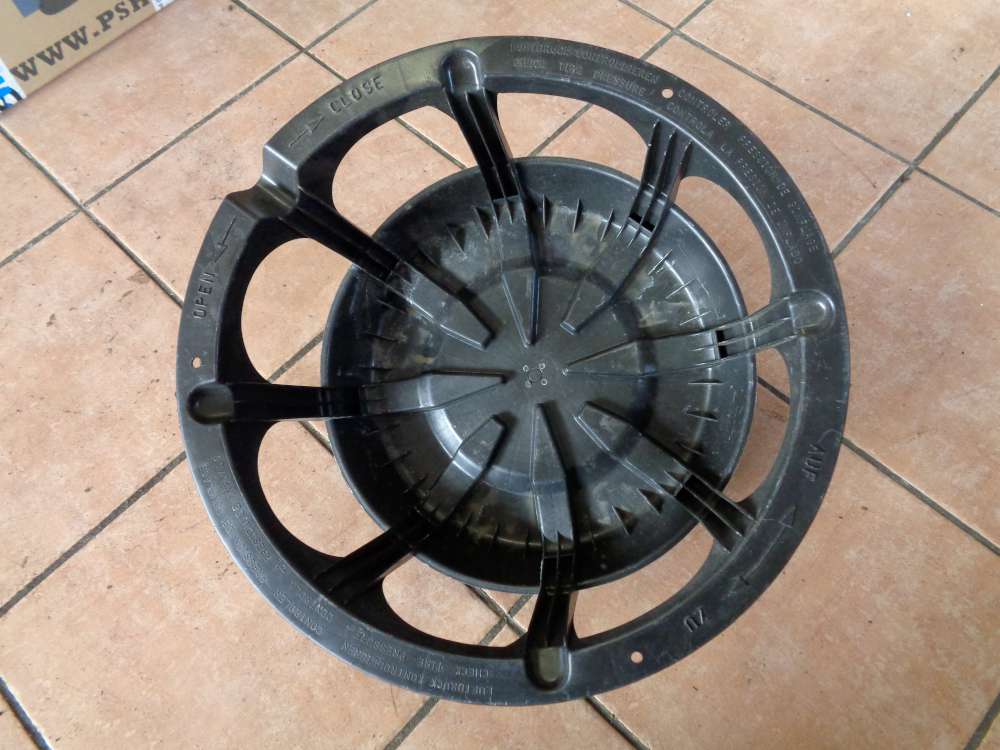 Mercedes W208 W202 Reserveradhalter Schale Eindrehschale A2028980107