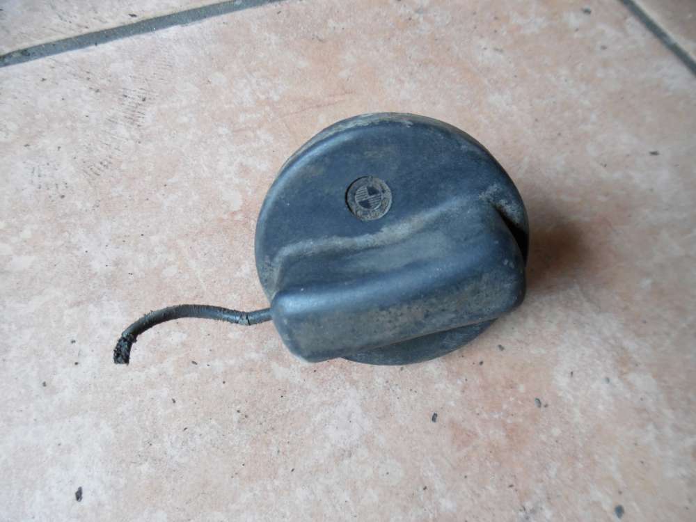 BMW E46 3er Bj 2000 Tankverschluß Verschluß Tankdeckel Deckel 1183342