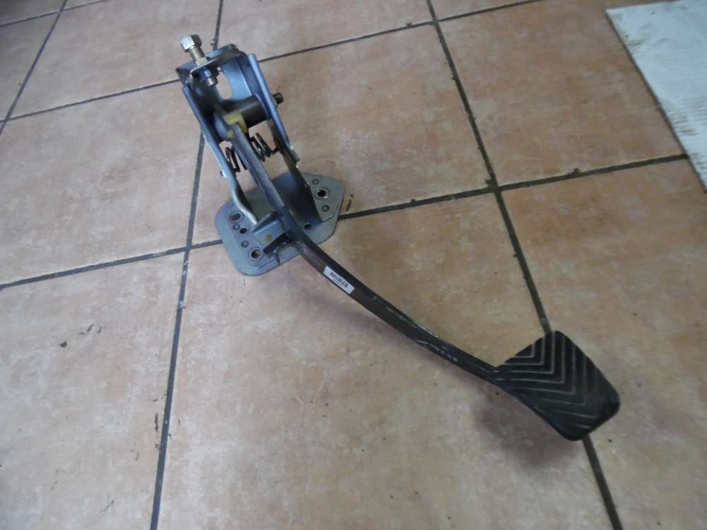 Hyundai Santa Fe SM Bj 2001 Kupplungspedal Pedal Kupplung