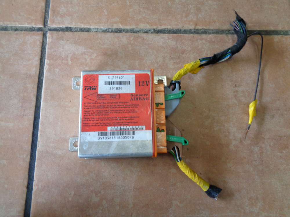 Fiat Grande Punto 199 1,2L Bj:2006 3-Türer Airbagsteuergerät Airbag Steuergerät 51747601 391036