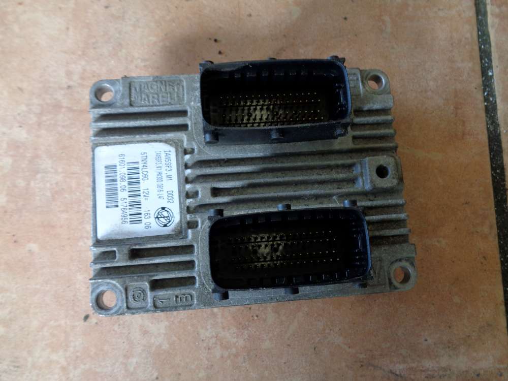 Fiat Grande Punto 199 Bj:2006 Motorsteuergerät 51784956 IAW5SF3.M1