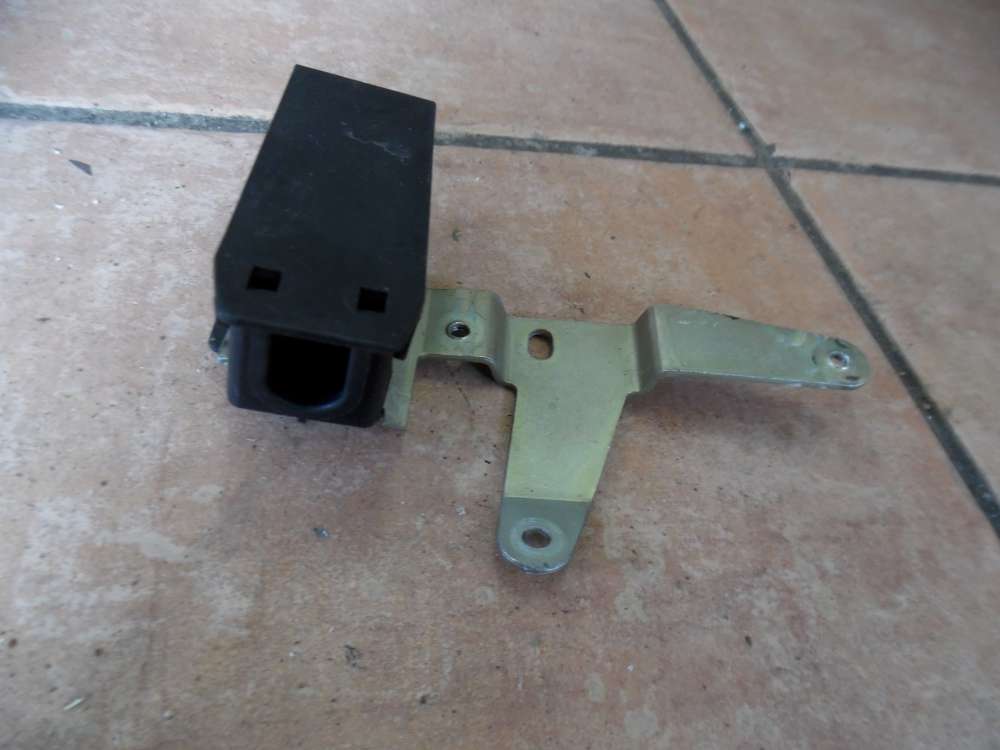 Mercedes W124 E-Klasse Halterung Halter für Stecker 1245459340