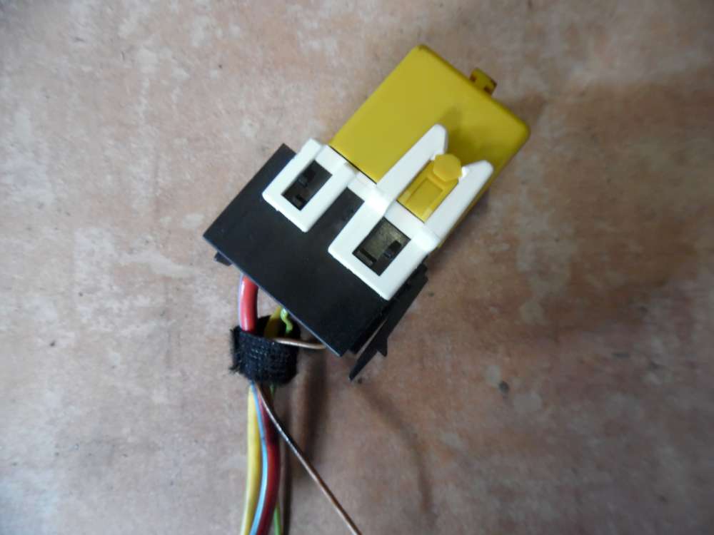 BMW 318i E46 Bj:2000 Relais mit Stecker gelb 6136-8366282