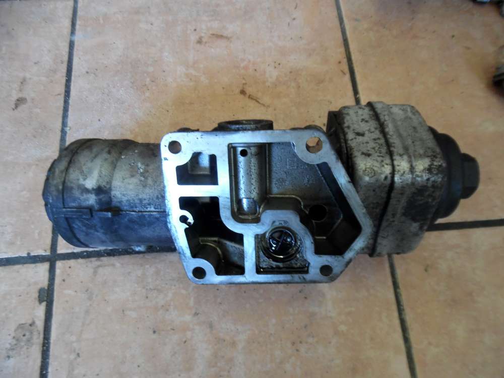 VW Golf 5 Ölfiltergehäuse Ölkühler 045115389J