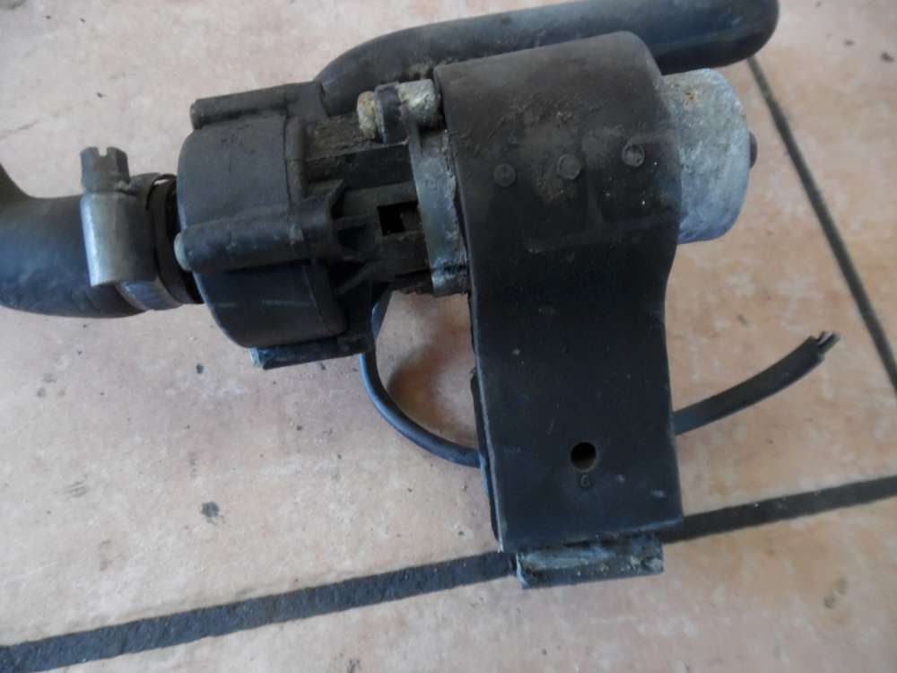 Mercedes-Benz W124 E-Klasse Zusatzwasserpumpe Umwälzpumpe 1248302214