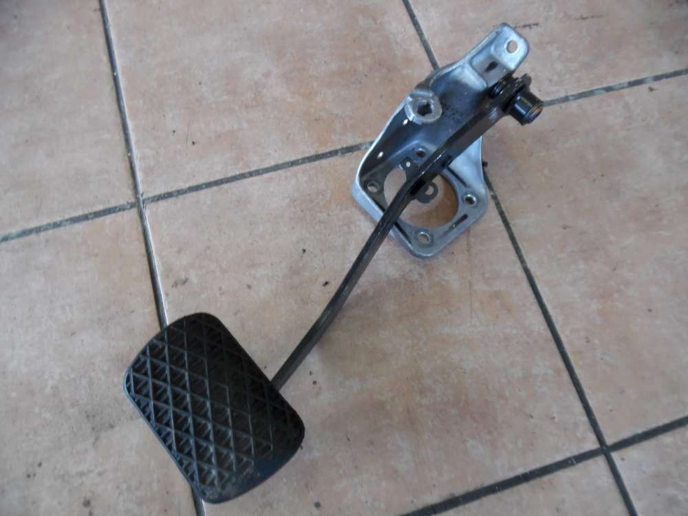 Mercedes-Benz 190E W201 Bremspedal Pedal Bremse 1242900519