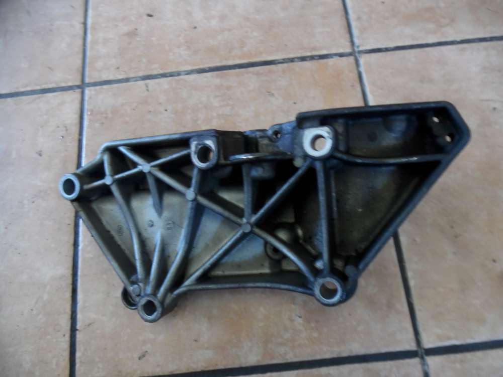 Renault Laguna II 1,9DCi Bj:2003 Halter Lichtmaschine 8200100148