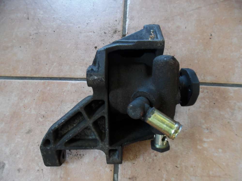 VW Golf III Servopumpe mit Halter 028145523