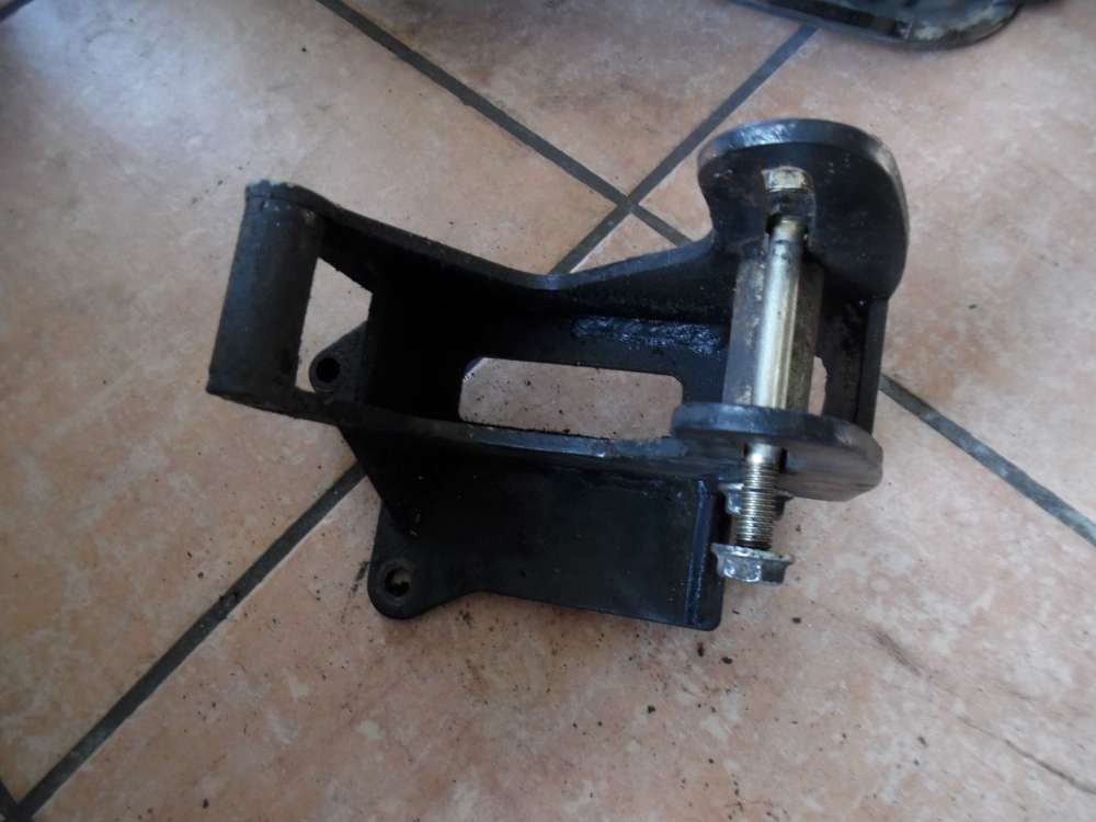 Lada Niva 2121 Motortrger Motorhalter 