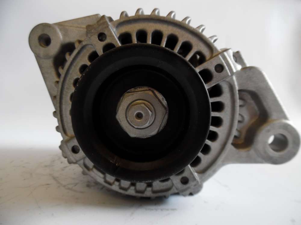 Lichtmaschine Generator 80A Toyota Yaris 27060-21030 Denso 9662219-195