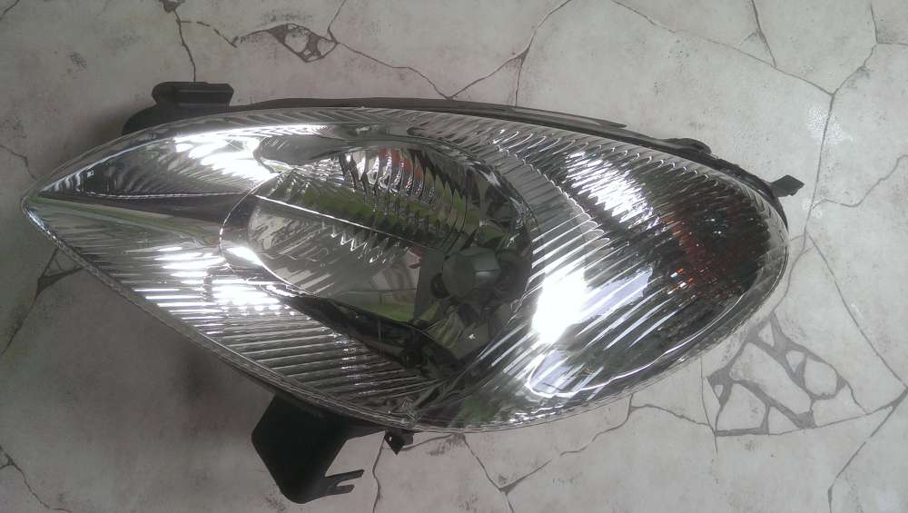 Citroen Xsara Picasso Scheinwerfer Links 9631495180