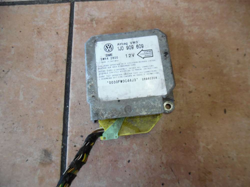 VW Golf IV 1J Airbagsteuergerät Steuergerät Airbag 1J0909609