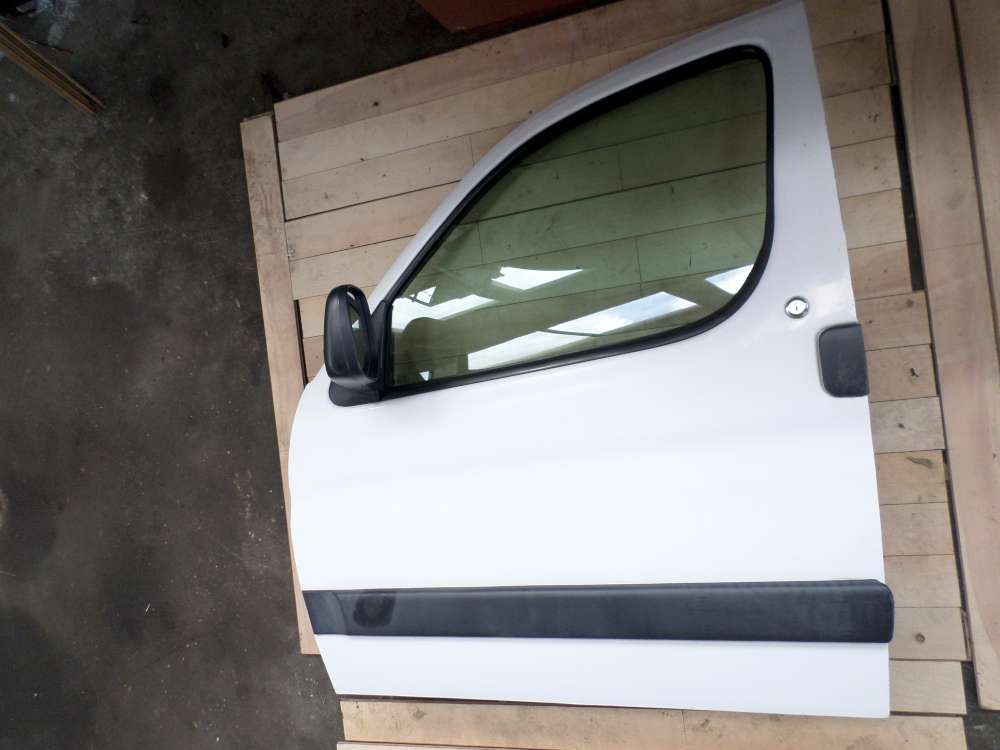 Peugeot Partner Bj 2001 Tr Fahrertr vorne links Farbe: Wei 