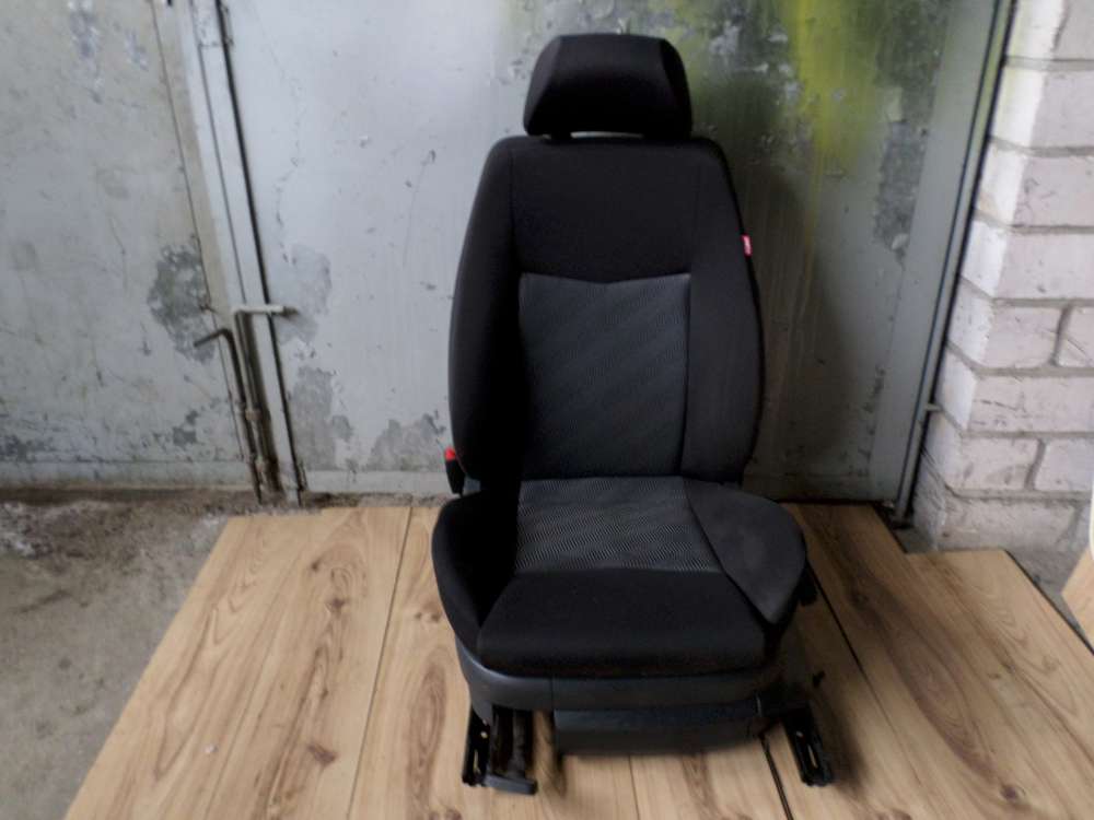 Seat Ibiza 6L 5-Trer Sitz Vorne Links Stoff