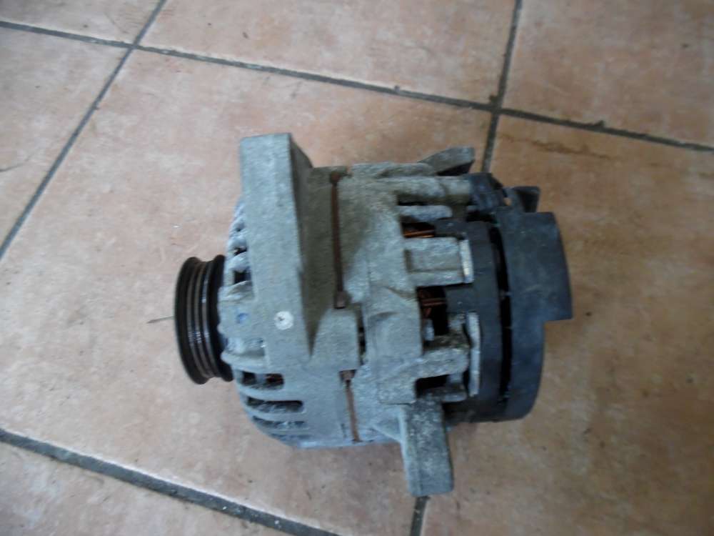 Renault Twingo II Lichtmaschine Generator Bosch 0124225068
